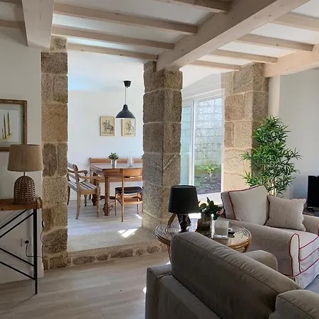Exclusiva Casa En Canido Con Jardin Nyaraló