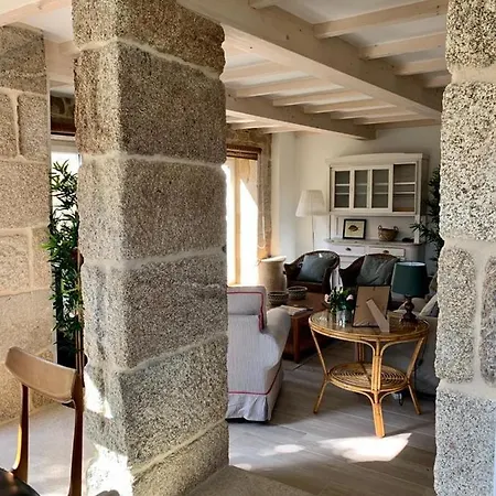 Exclusiva Casa En Canido Con Jardin Nyaraló