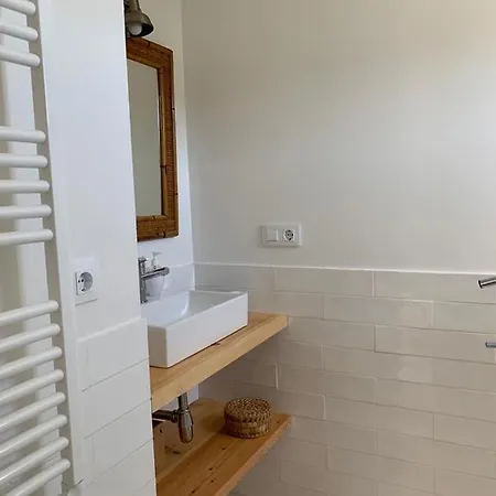 Exclusiva Casa En Canido Con Jardin Nyaraló